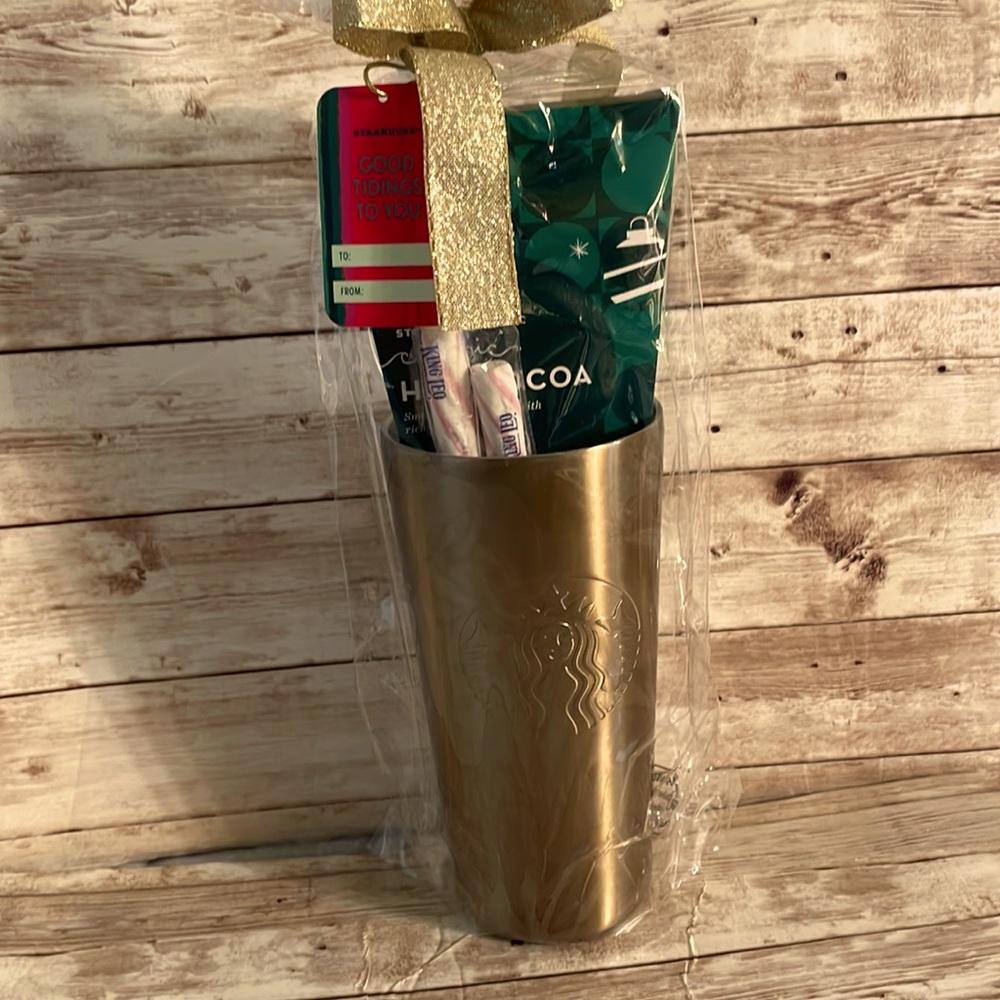 2021 Starbucks Hot Chocolate set with gold tumbler
